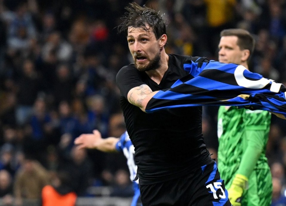 在足球日益 在足球日益