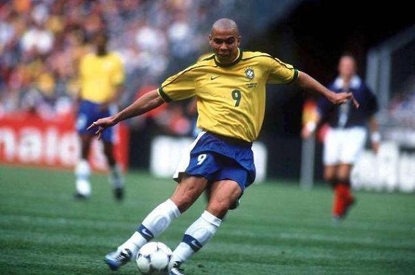 表着足坛极 表着足坛极